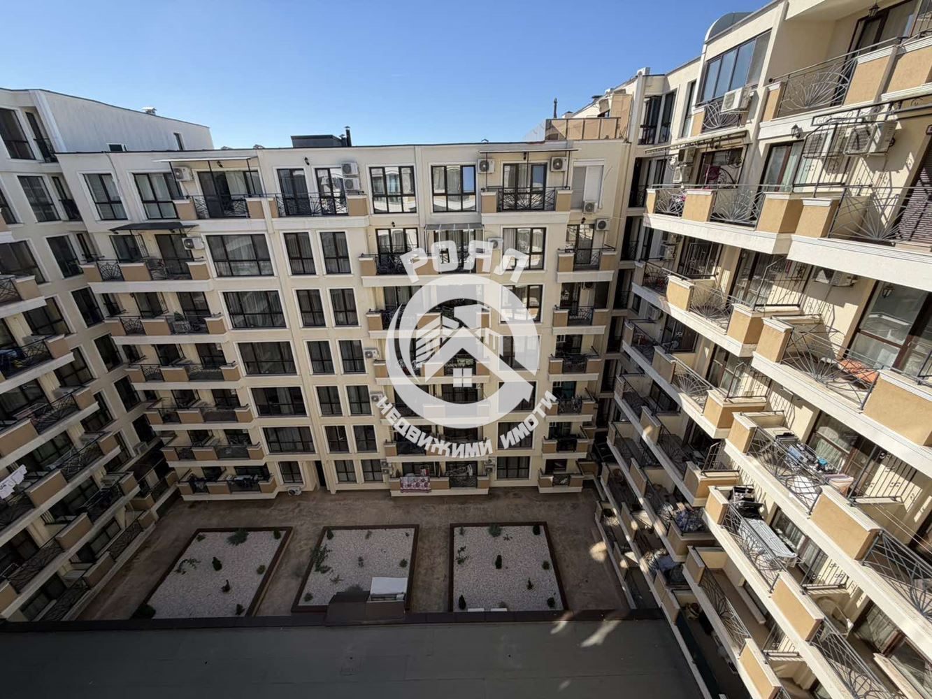 Роял имоти отдава под наем двустаен апартамент, Център, Пловдив - 0