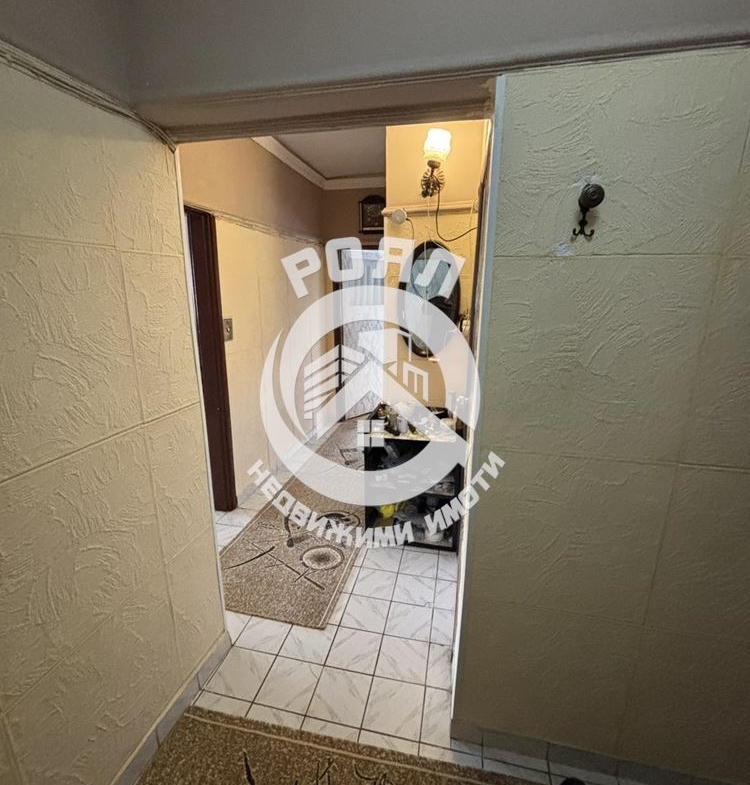 Роял имоти продава Есклузивно двустаен, обзаведен апартамент, Кючук Париж, Пловдив - 0