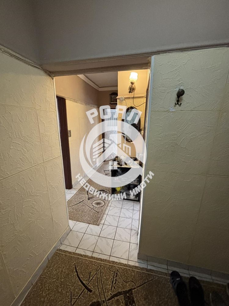 Роял имоти продава Есклузивно двустаен, обзаведен апартамент, Кючук Париж, Пловдив - 0