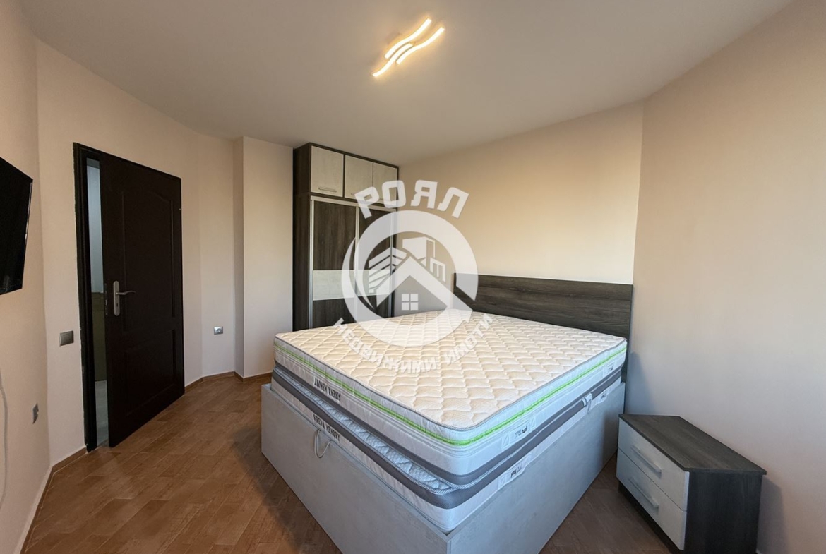 Роял имоти продава Ексклузивно тристаен апартамент, до ключ, Кючук Париж, Пловдив - 0