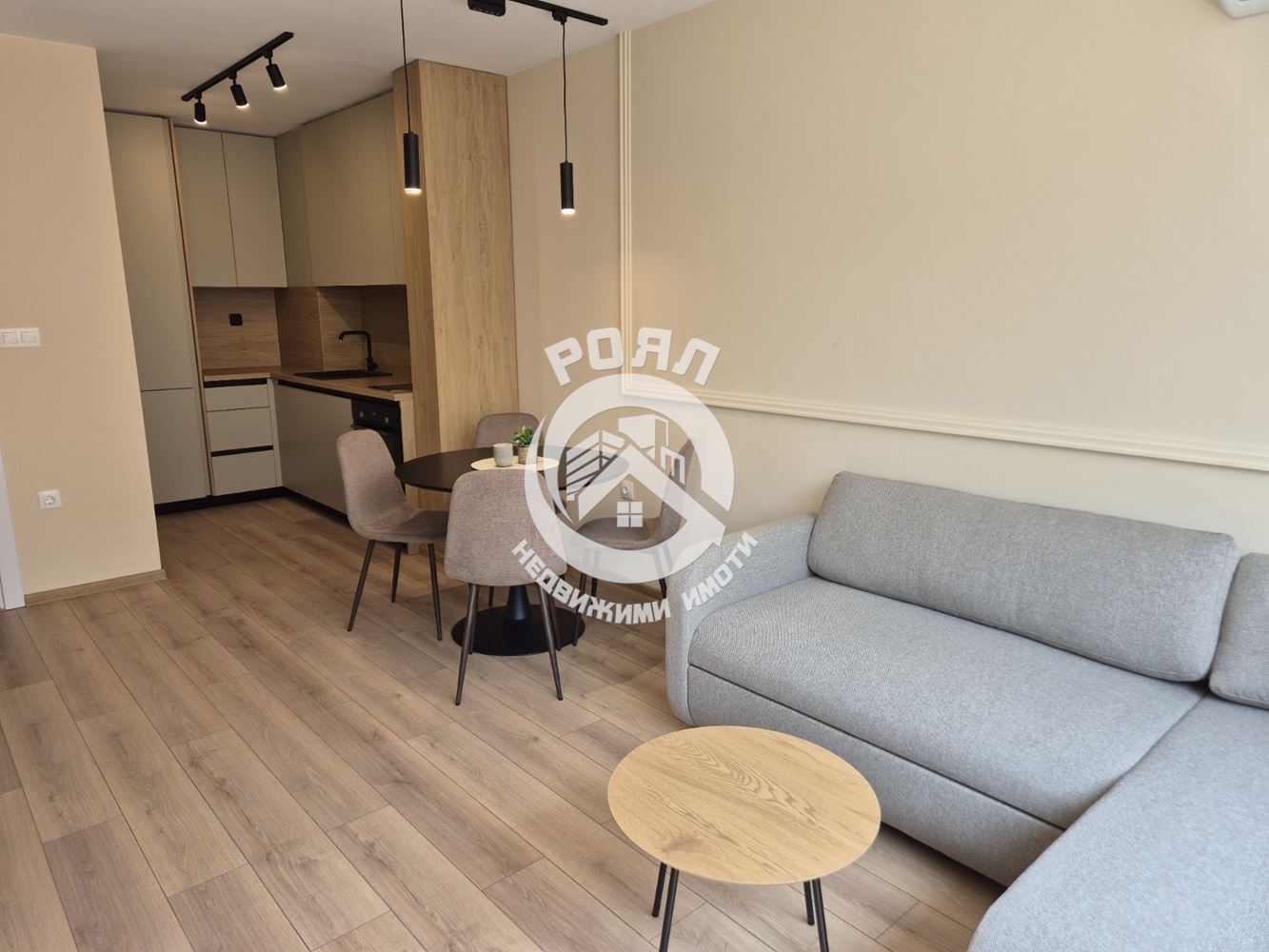 Роял имоти продава двустаен, обзаведен апартамент в кв.Съдийски, Пловдив - 0