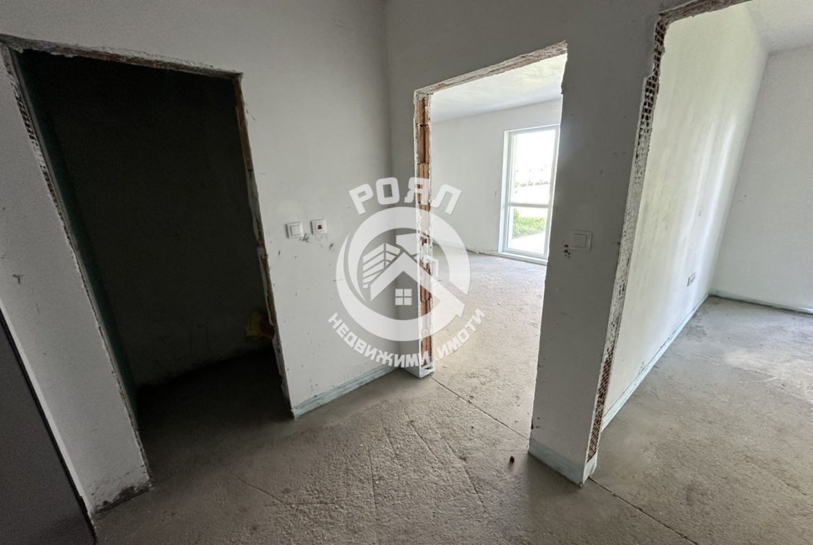 Роял Имоти продава двустаен апартамент с двор, Беломорски, Пловдив - 0