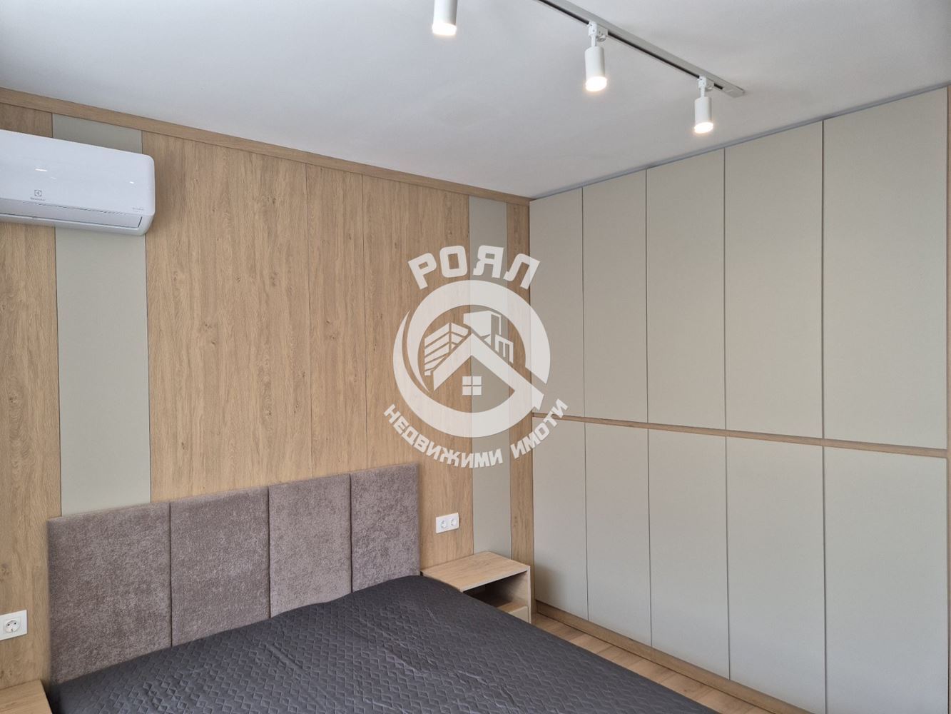 Роял имоти продава двустаен, обзаведен апартамент в кв.Съдийски, Пловдив - 0