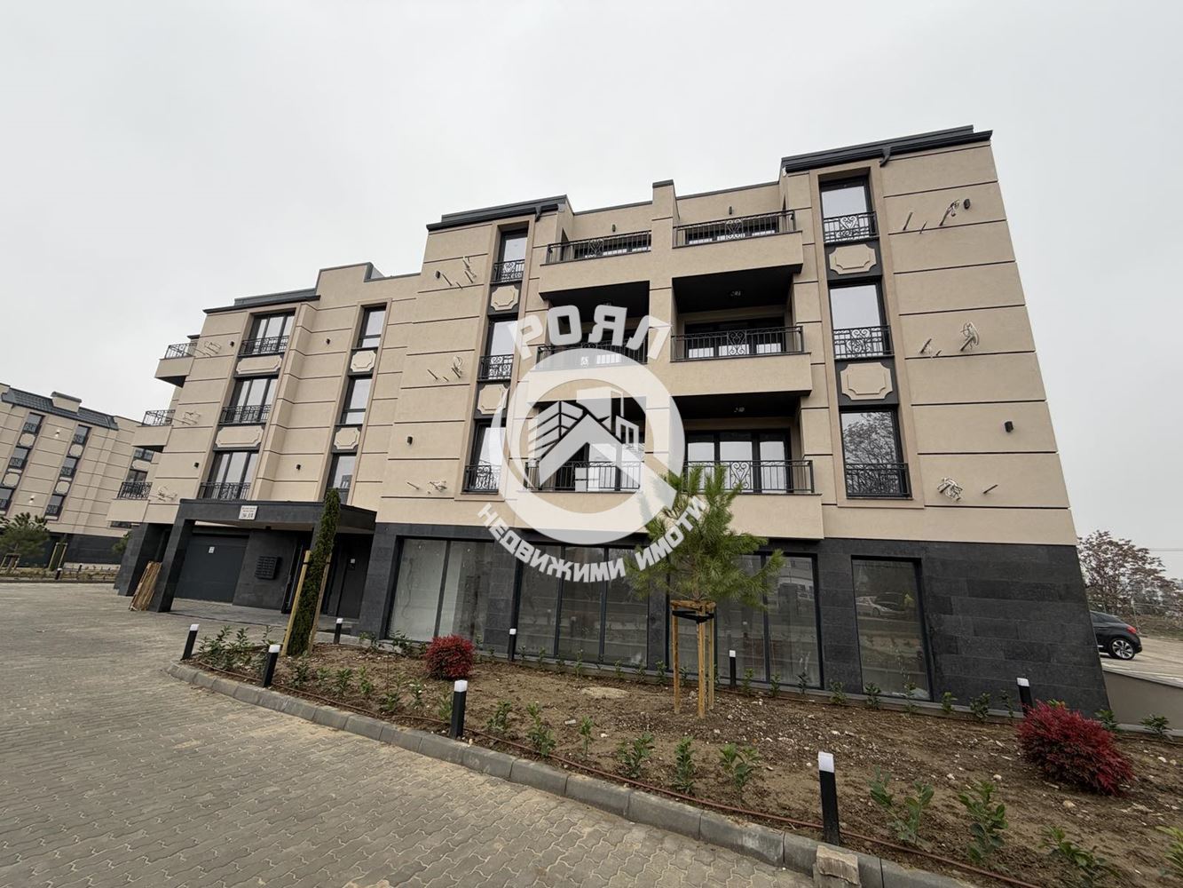 Роял Имоти продава двустаен апартамент с АКТ 16 в гр.Пловдив,кв Остромила - 0