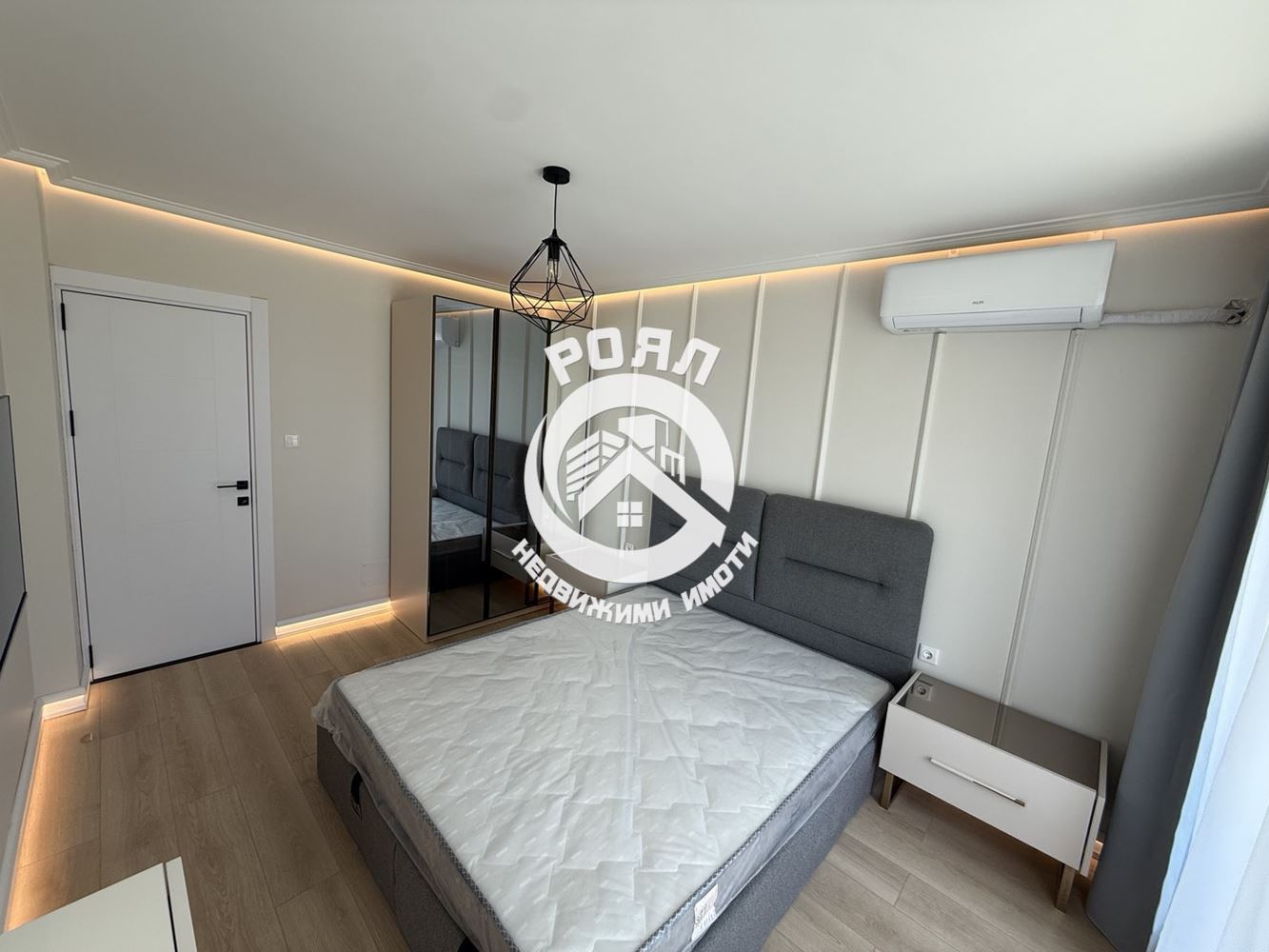 Роял Имоти предлага за продажба нов, луксозно обзаведен двустаен апартамент с гараж - 0