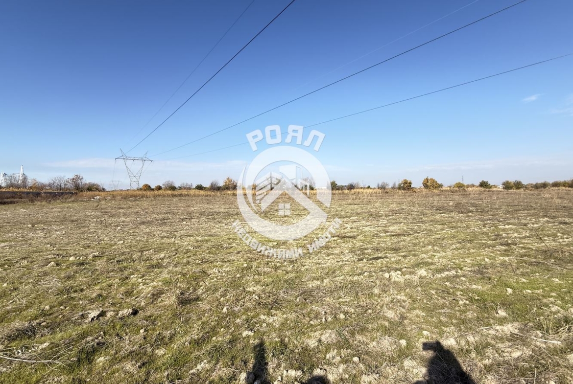 Роял имоти продава Ексклузивно Парцел ,Земеделски имот на втора линия Между кв.Прослав и Коматево - 0