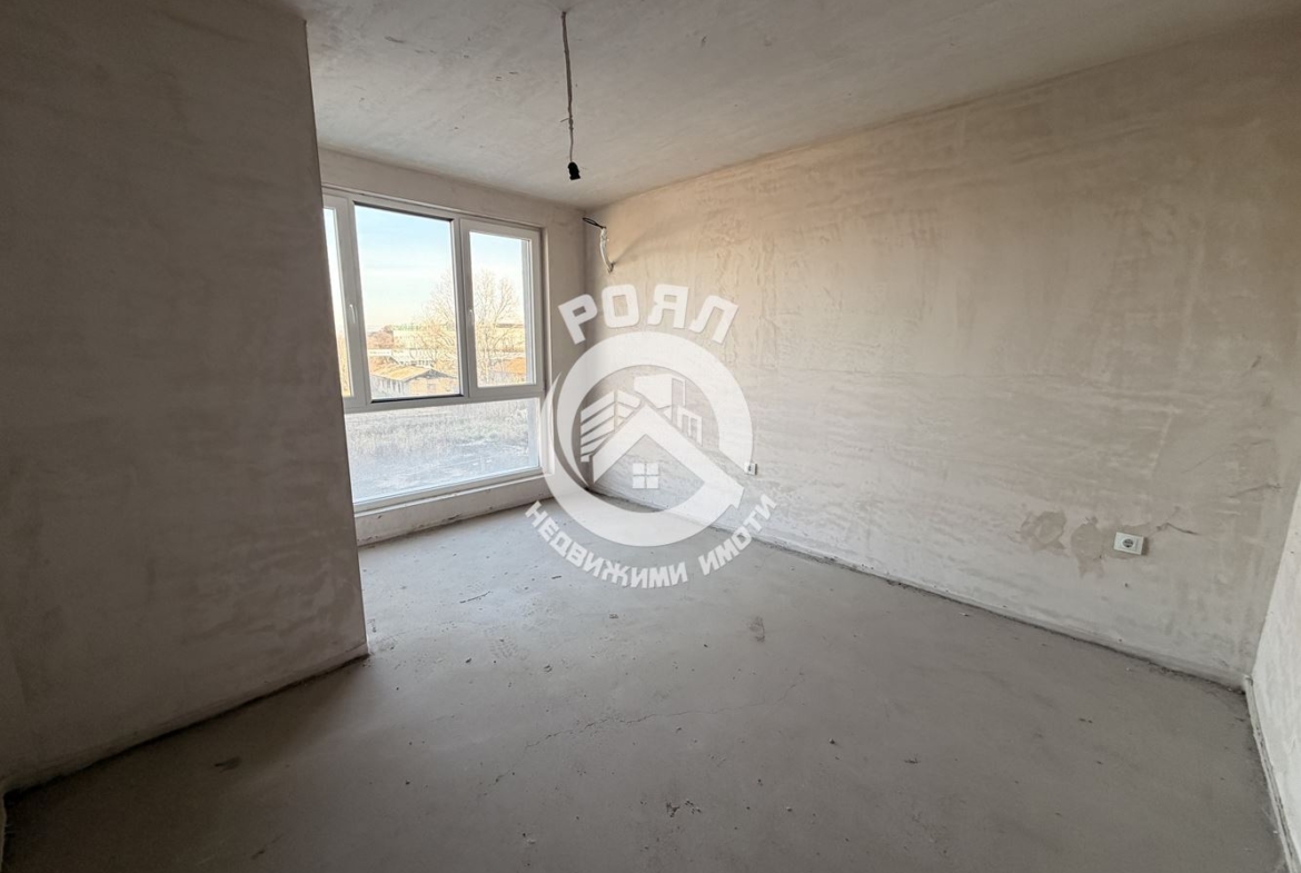 Роял имоти продава Ексклузивно тристаен апартамент, с акт 16, кв.Гагарин, Пловдив - 0