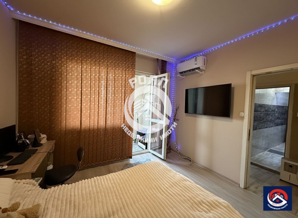 Роял имоти продава Ексклузивно тристаен апартамент, Въстанически, Пловдив - 0