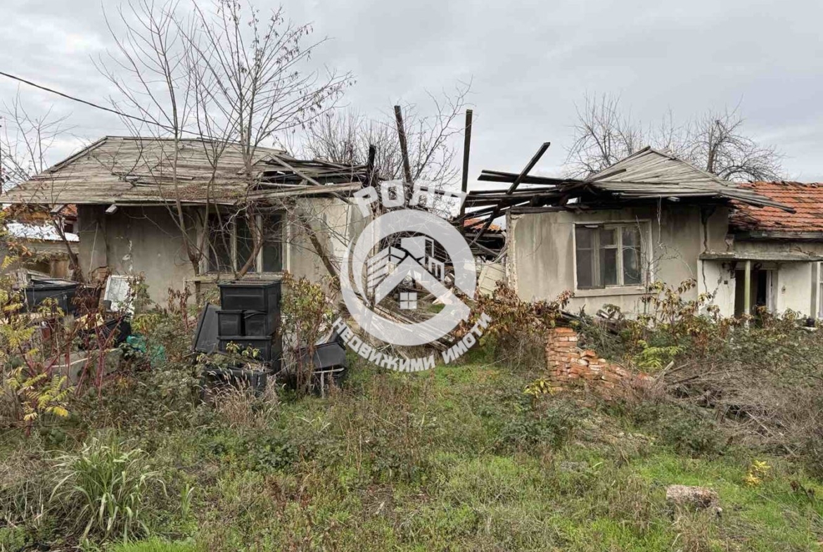 Роял Имоти продава Ексклузивно парцел с постройки в село Стрелци ,Пловдив - 0