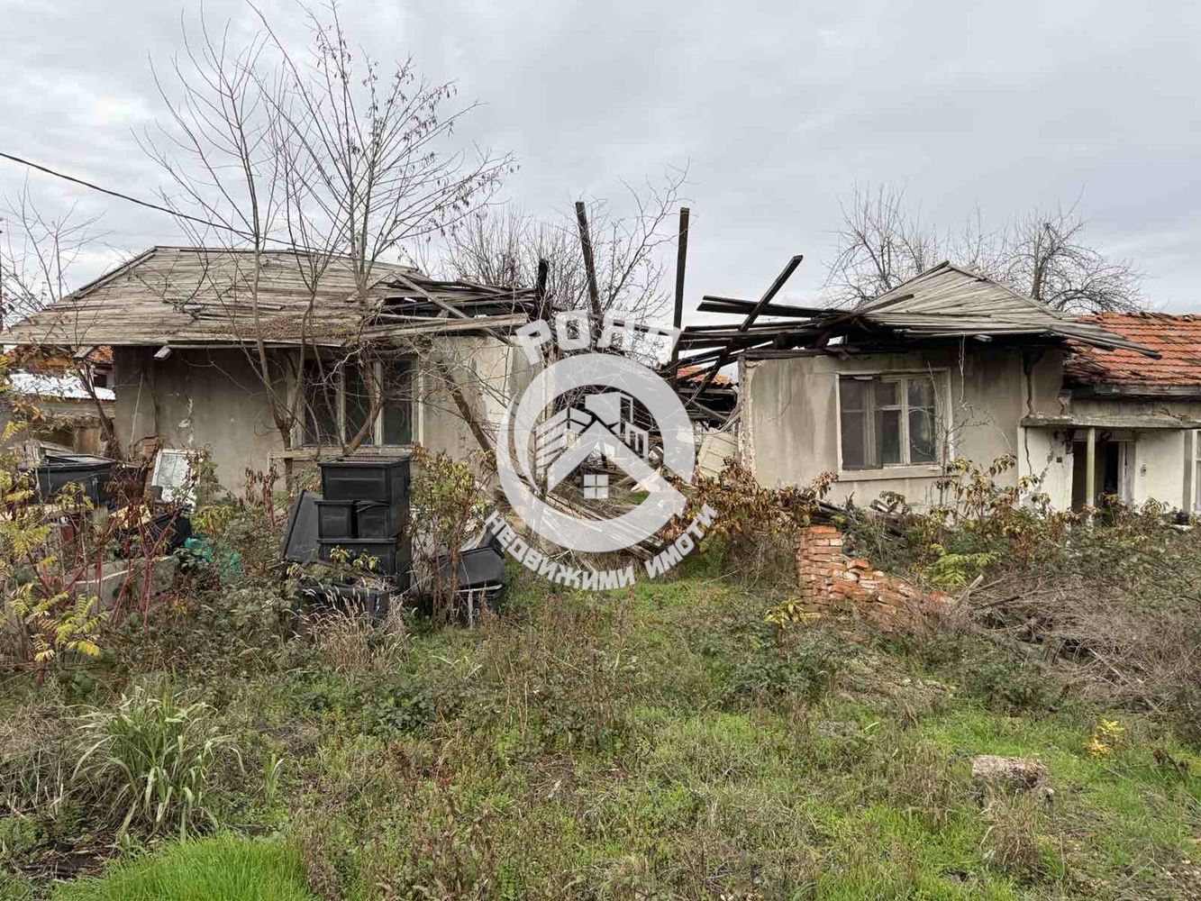 Роял Имоти продава Ексклузивно парцел с постройки в село Стрелци ,Пловдив - 0