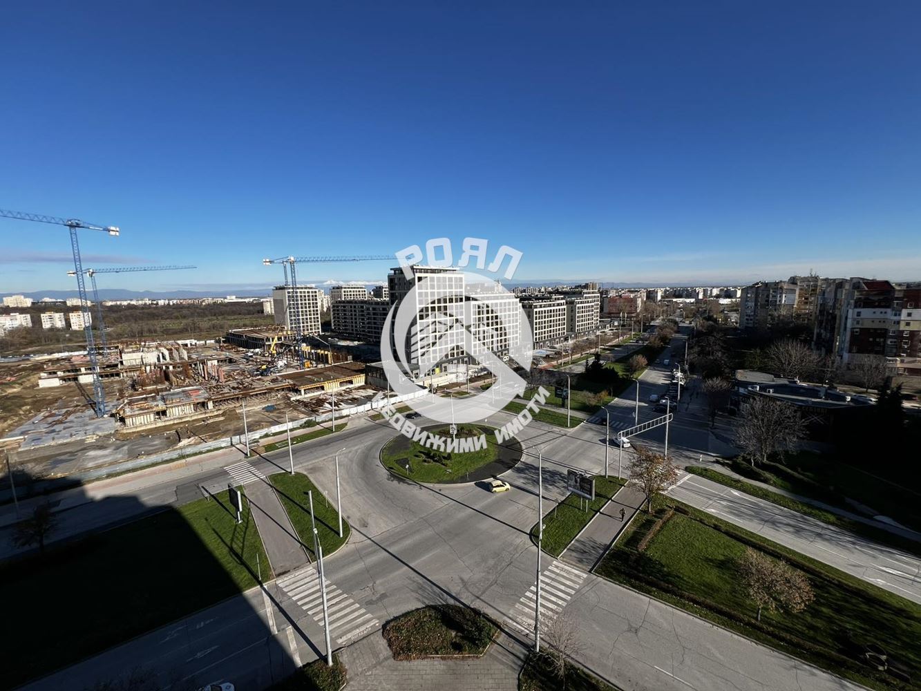 Роял имоти продава тристаен, обзаведен апартамент, Тракия, Пловдив - 0