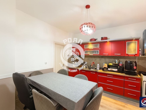 Роял имоти продава Ексклузивно тристаен апартамент, Въстанически, Пловдив - 0