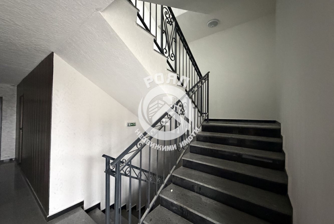 Роял Имоти продава двустаен апартамент с АКТ 16 в гр.Пловдив,кв Остромила - 0