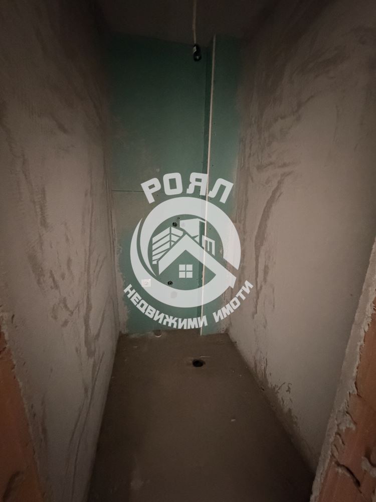 Роял имоти продава Ексклузивно тристаен апартамент, с акт 16, кв.Гагарин, Пловдив - 0