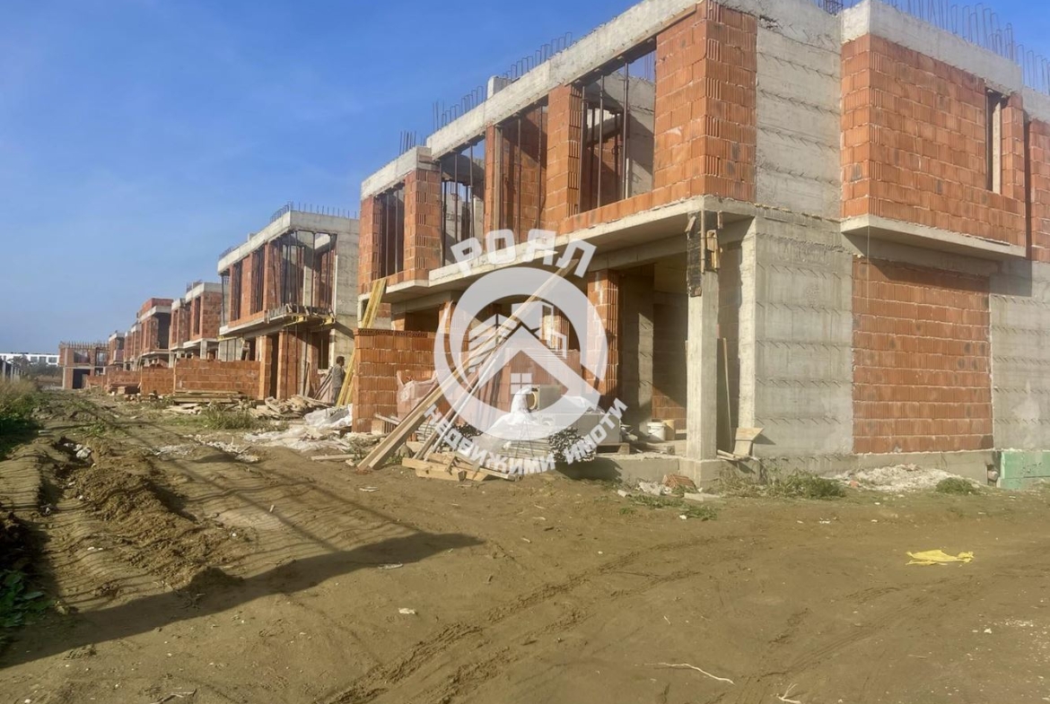 Роял Имоти продава двуетажна къща в гр.Пловдив,кв.Остромила - 0