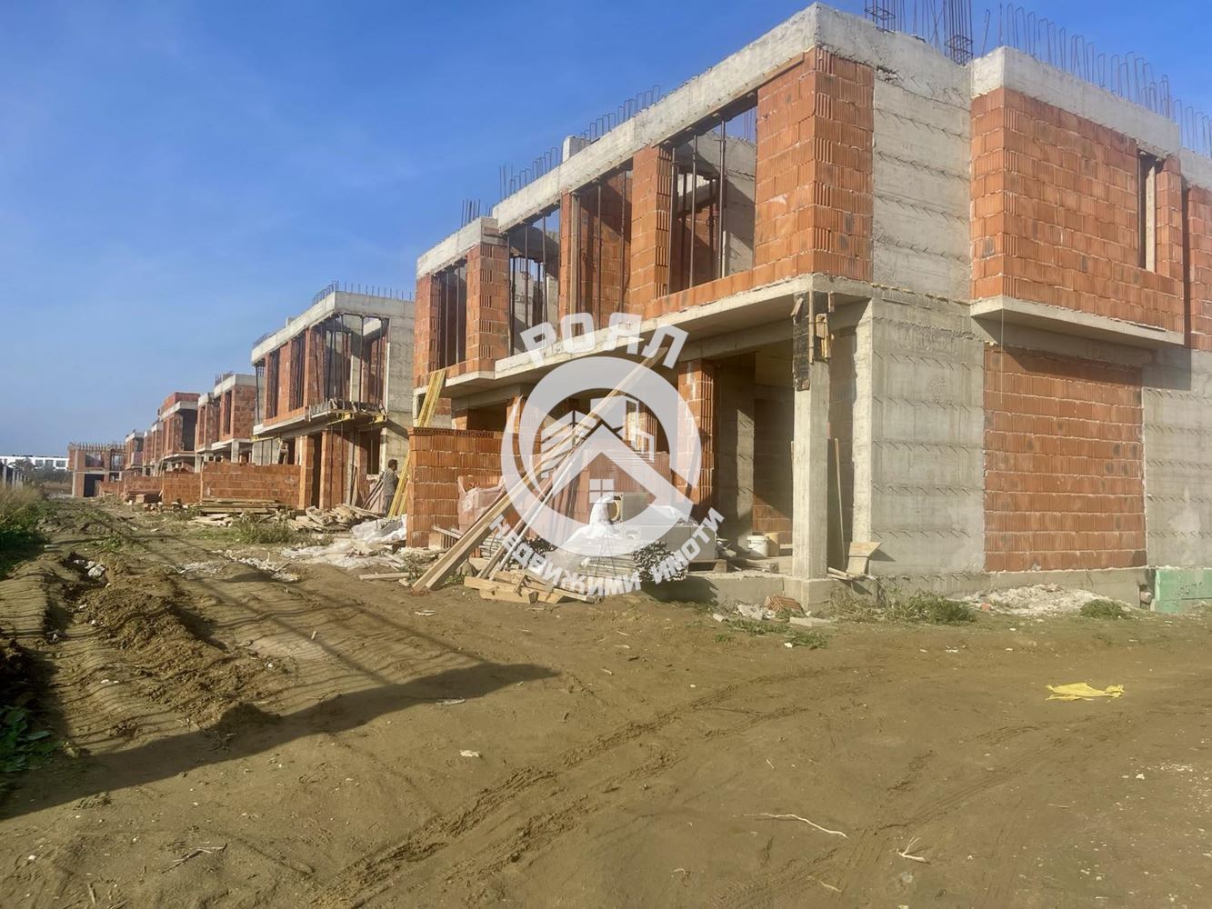 Роял Имоти продава двуетажна къща в гр.Пловдив,кв.Остромила - 0