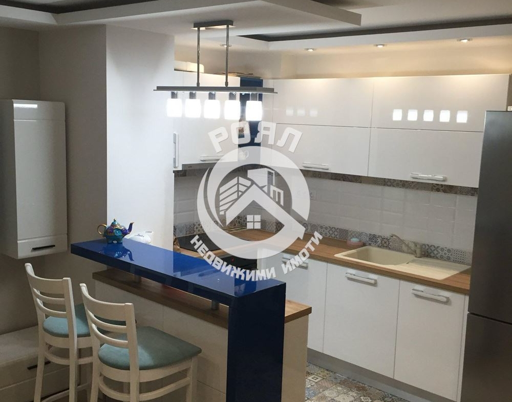 Роял имоти продава тристаен, обзаведен апартамент, Тракия, Пловдив - 0