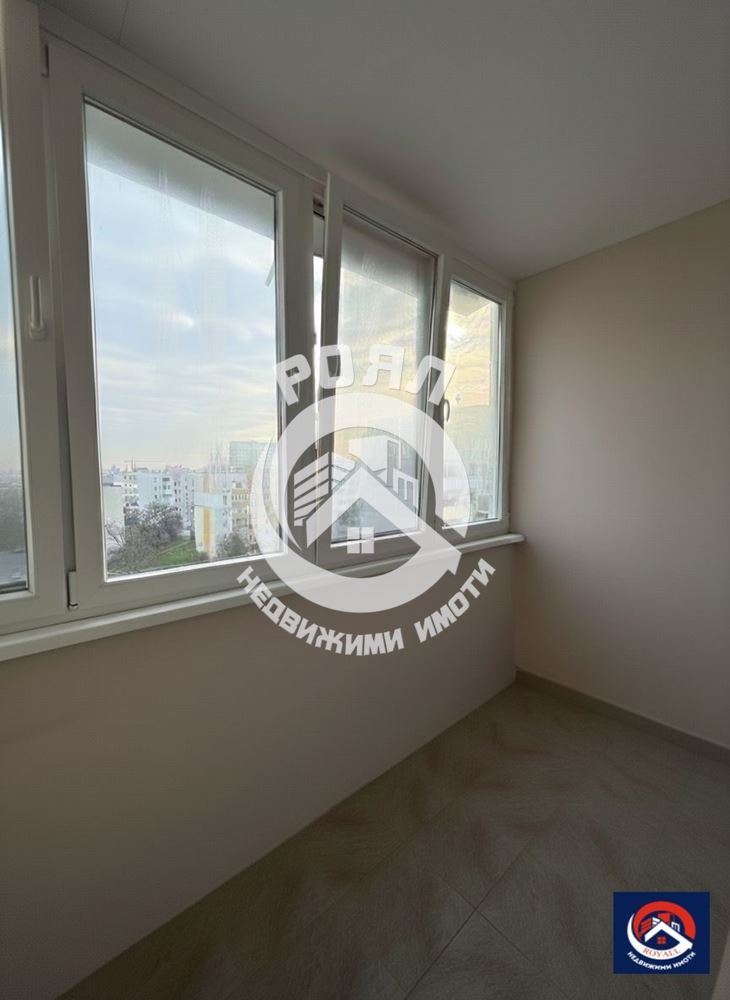 Роял имоти продава Ексклузивно тристаен апартамент, Въстанически, Пловдив - 0