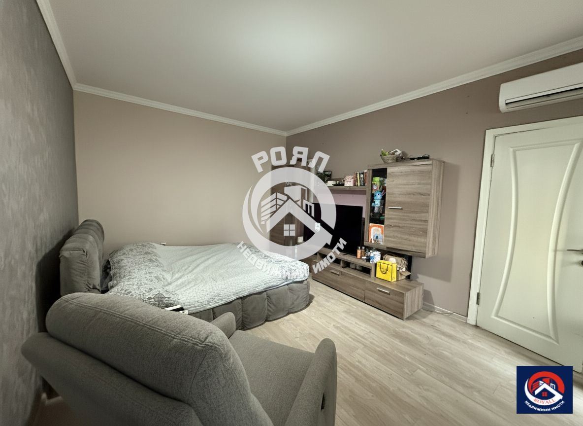 Роял имоти продава Ексклузивно тристаен апартамент, Въстанически, Пловдив - 0