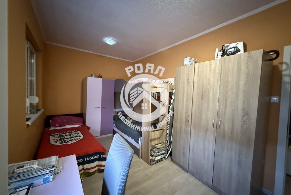 Роял имоти продава Ексклузивно тристаен апартамент, Въстанически, Пловдив - 0