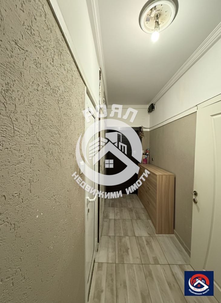 Роял имоти продава Ексклузивно тристаен апартамент, Въстанически, Пловдив - 0