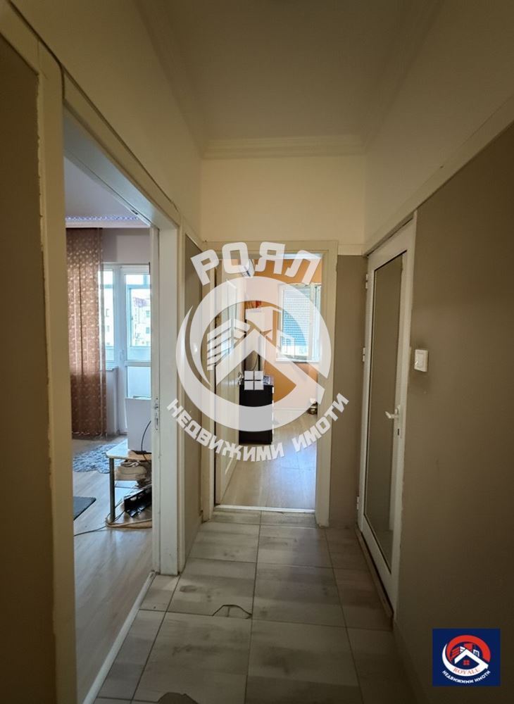 Роял имоти продава Ексклузивно тристаен апартамент, Въстанически, Пловдив - 0