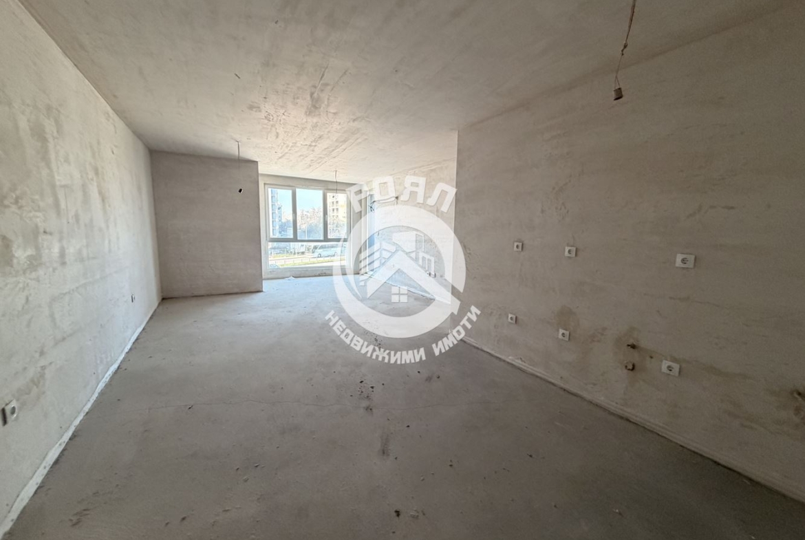 Роял имоти продава Ексклузивно тристаен апартамент, с акт 16, кв.Гагарин, Пловдив - 0