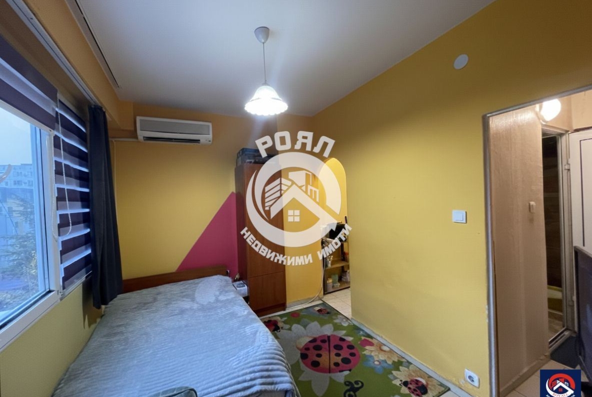 Роял имоти продава двустаен апартамент, Въстанически, Пловдив - 0