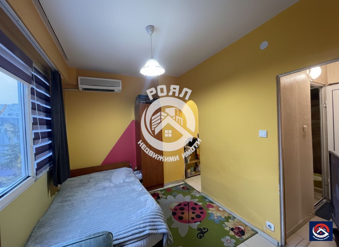 Роял имоти продава двустаен апартамент, Въстанически, Пловдив - 0