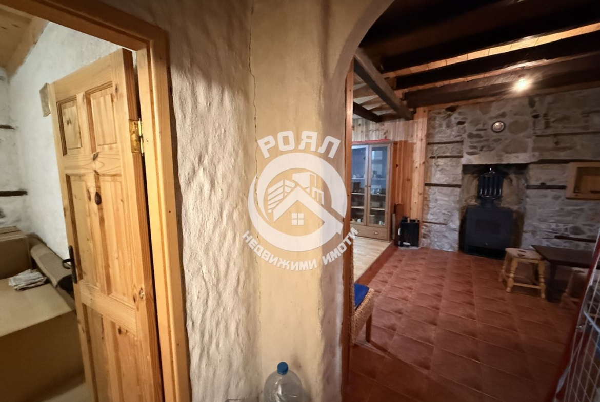 Роял Имоти продава самостоятелна къща за гости в с. Хвойна, област Смолян - 0