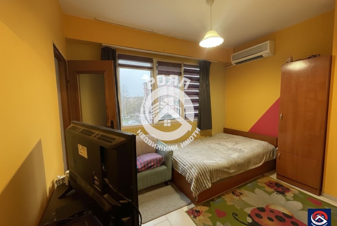 Роял имоти продава двустаен апартамент, Въстанически, Пловдив - 0