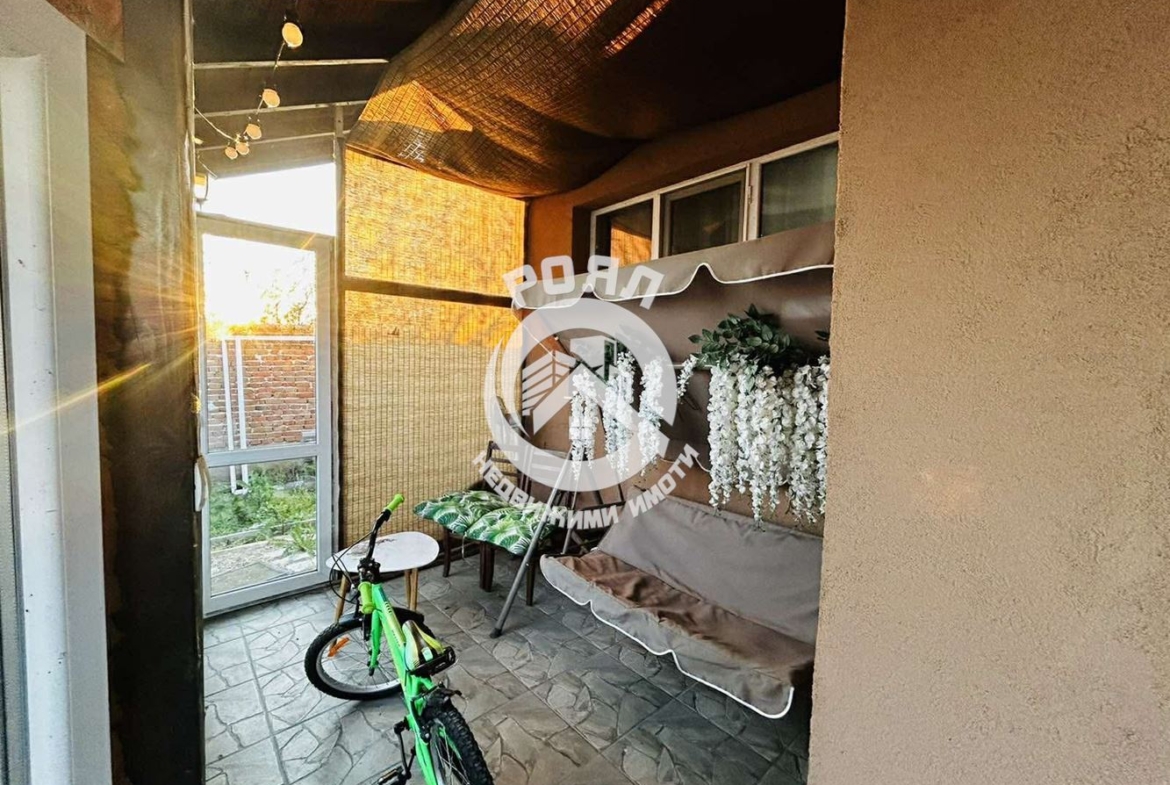 Роял Имоти продава едноетажна къща с двор в гр.Съединение - 0