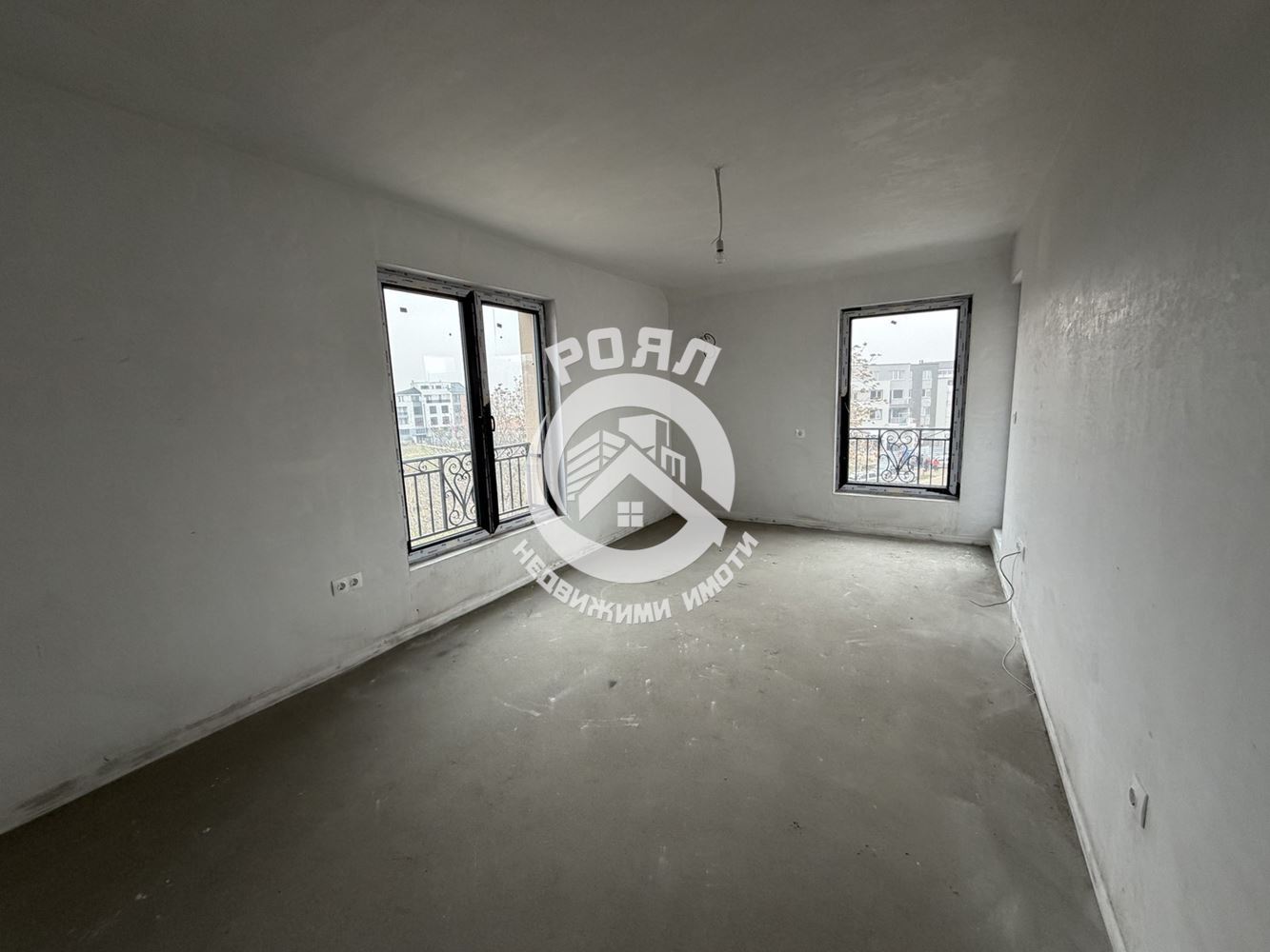 Роял Имоти продава двустаен апартамент с АКТ 16 в гр.Пловдив,кв Остромила - 0