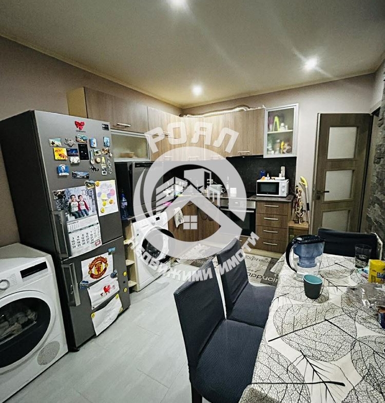 Роял Имоти продава едноетажна къща с двор в гр.Съединение - 0