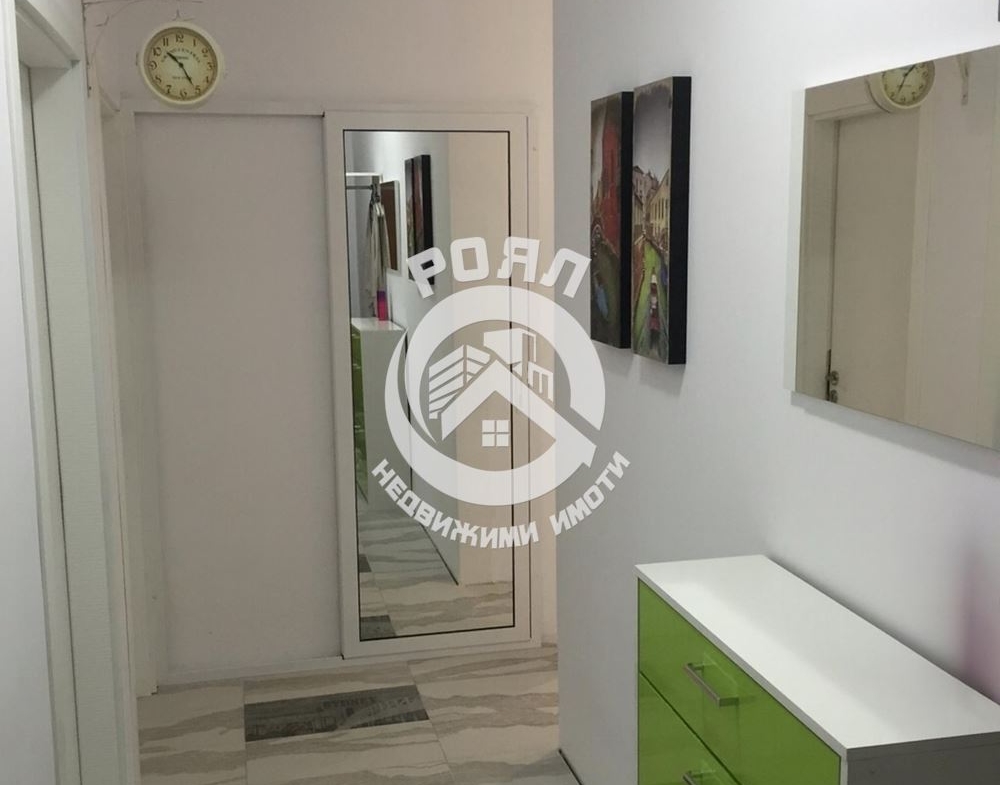 Роял имоти продава тристаен, обзаведен апартамент, Тракия, Пловдив - 0