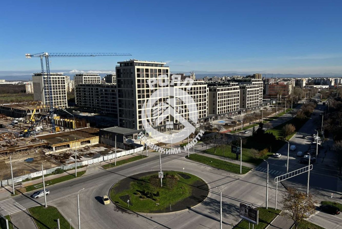 Роял имоти продава тристаен, обзаведен апартамент, Тракия, Пловдив - 0