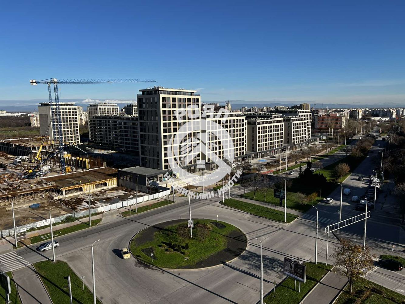 Роял имоти продава тристаен, обзаведен апартамент, Тракия, Пловдив - 0