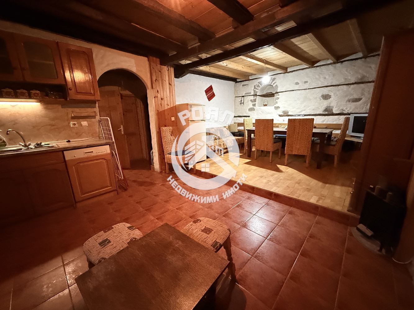 Роял Имоти продава самостоятелна къща за гости в с. Хвойна, област Смолян - 0