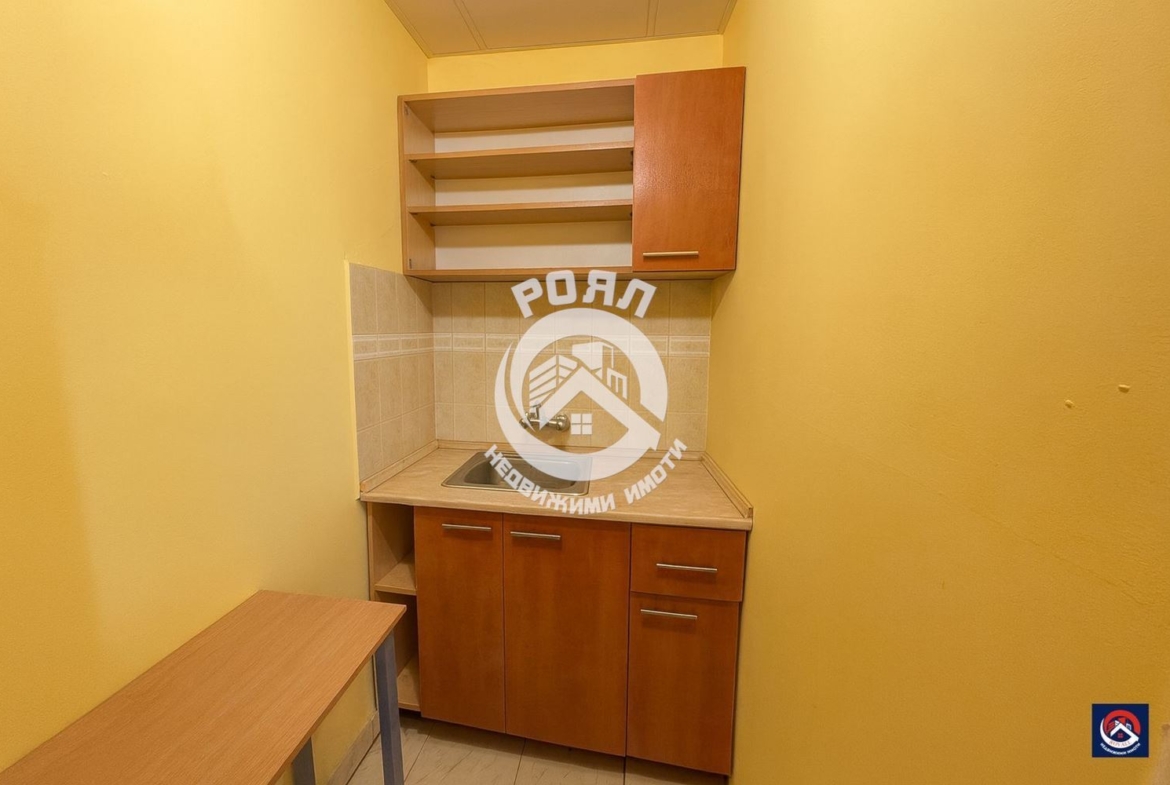 Роял имоти продава двустаен апартамент, Въстанически, Пловдив - 0