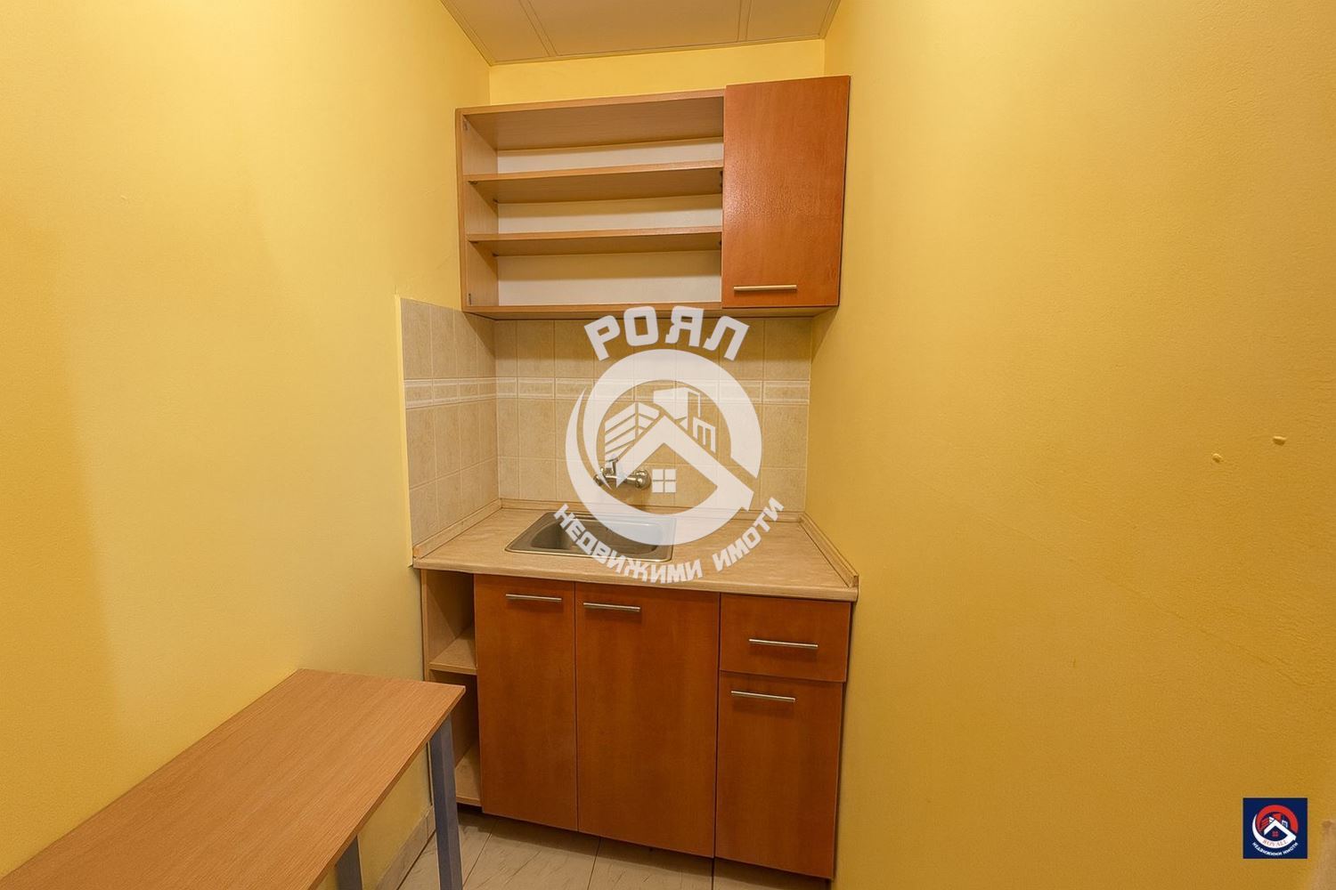 Роял имоти продава двустаен апартамент, Въстанически, Пловдив - 0