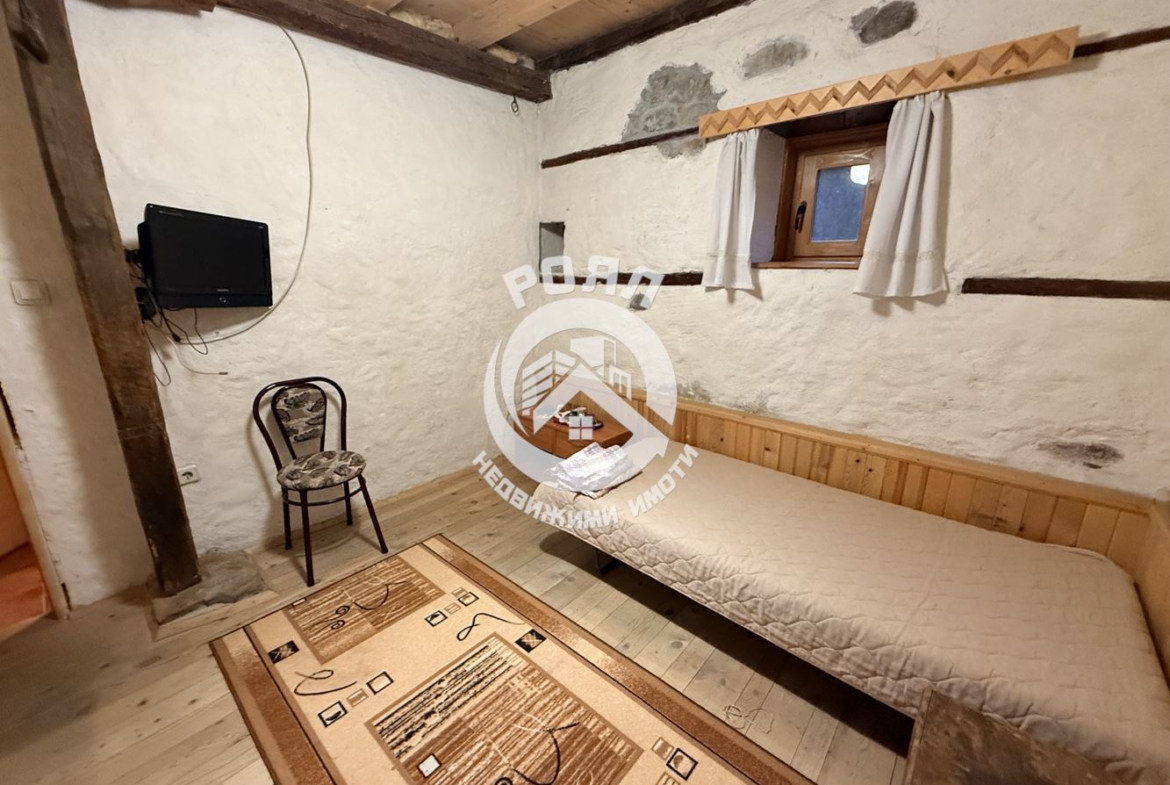 Роял Имоти продава самостоятелна къща за гости в с. Хвойна, област Смолян - 0