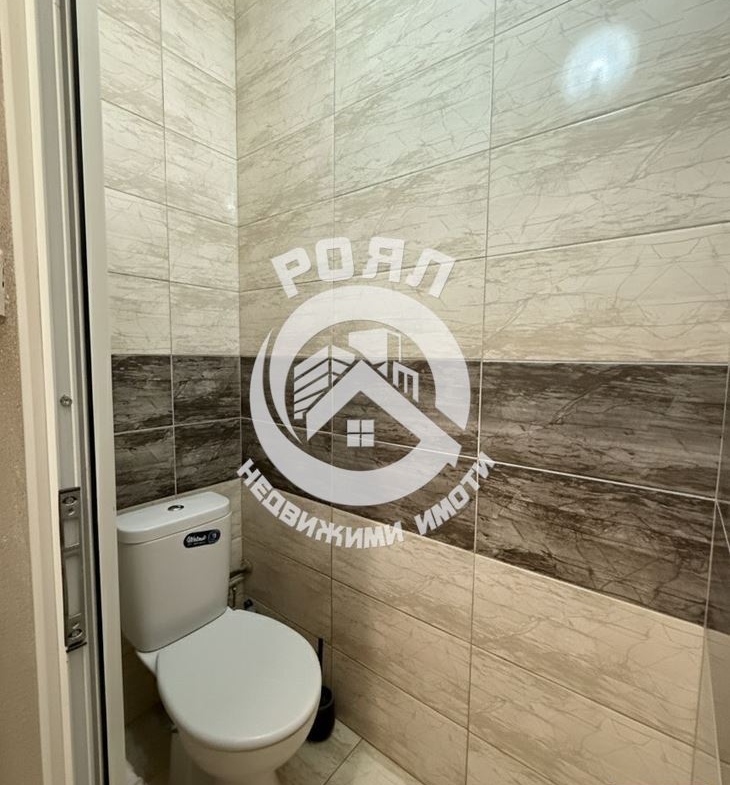 Роял имоти продава Ексклузивно тристаен апартамент, Въстанически, Пловдив - 0