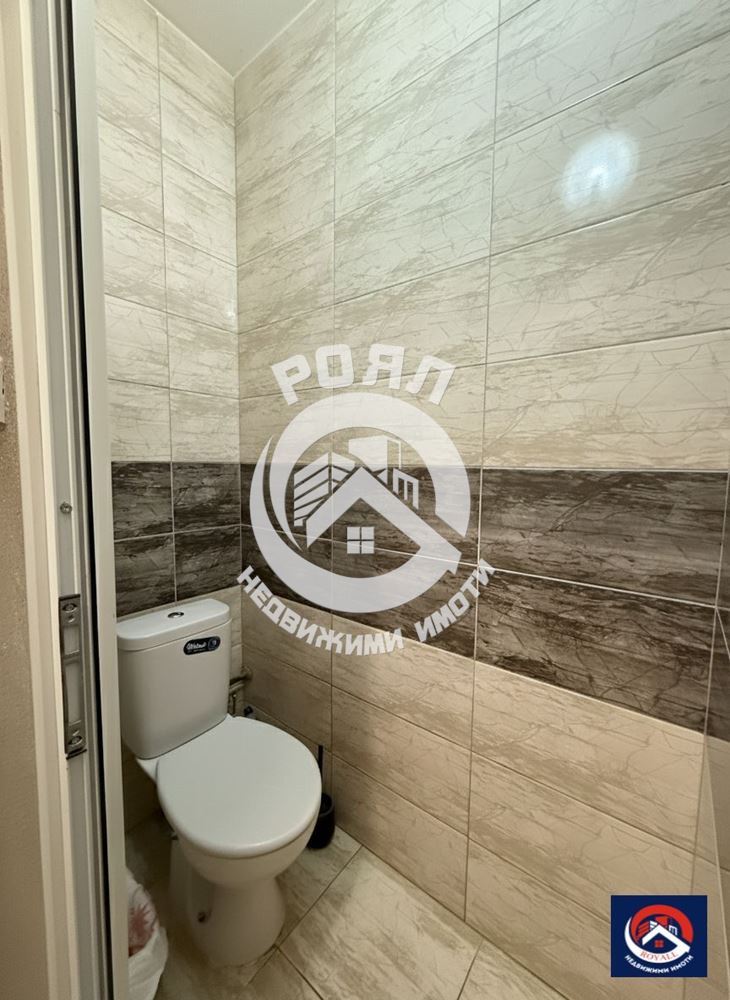 Роял имоти продава Ексклузивно тристаен апартамент, Въстанически, Пловдив - 0