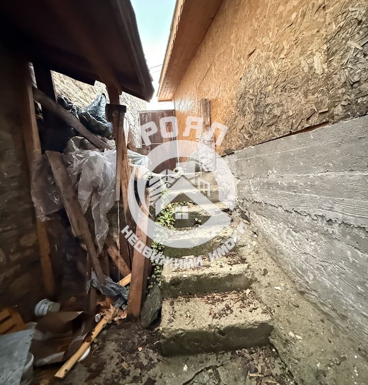 Роял Имоти продава самостоятелна къща за гости в с. Хвойна, област Смолян - 0