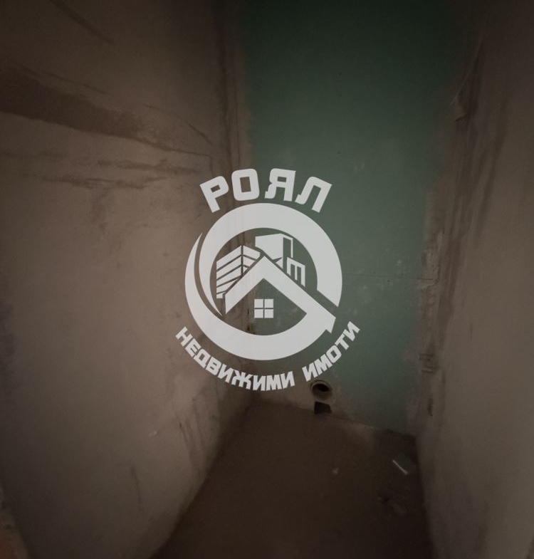 Роял имоти продава Ексклузивно тристаен апартамент, с акт 16, кв.Гагарин, Пловдив - 0