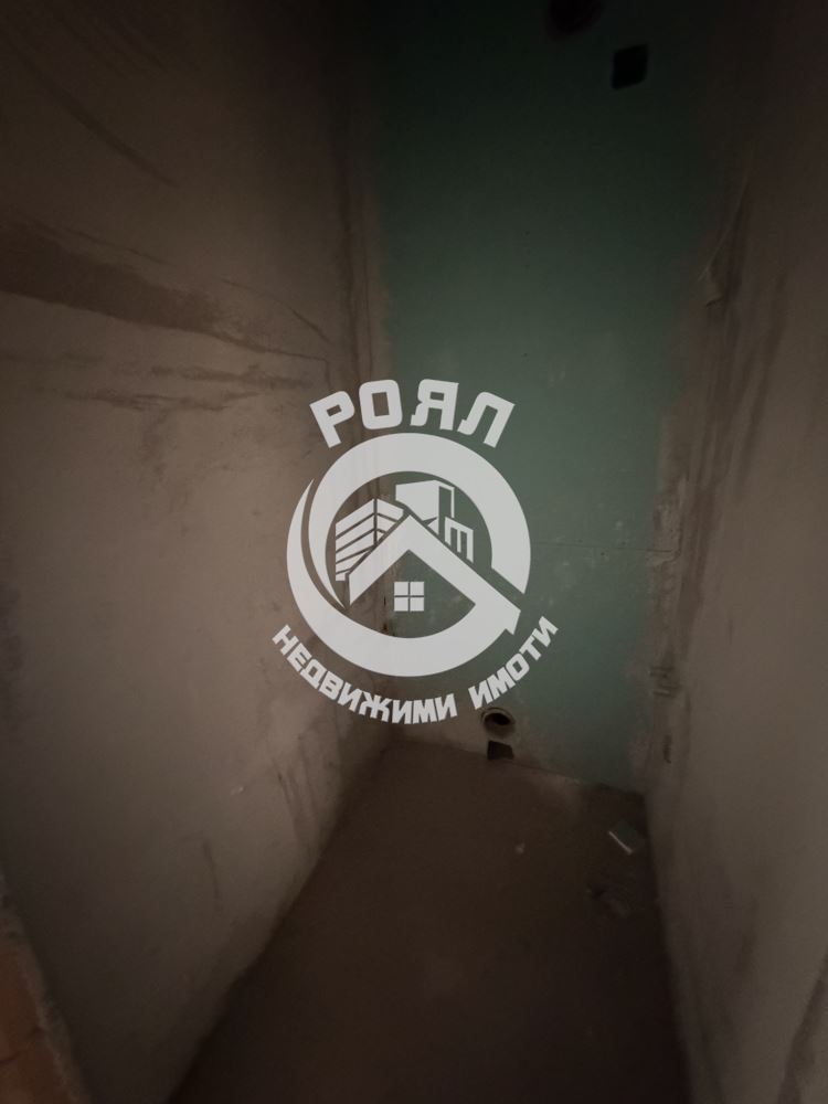 Роял имоти продава Ексклузивно тристаен апартамент, с акт 16, кв.Гагарин, Пловдив - 0