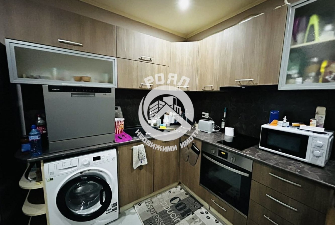 Роял Имоти продава едноетажна къща с двор в гр.Съединение - 0