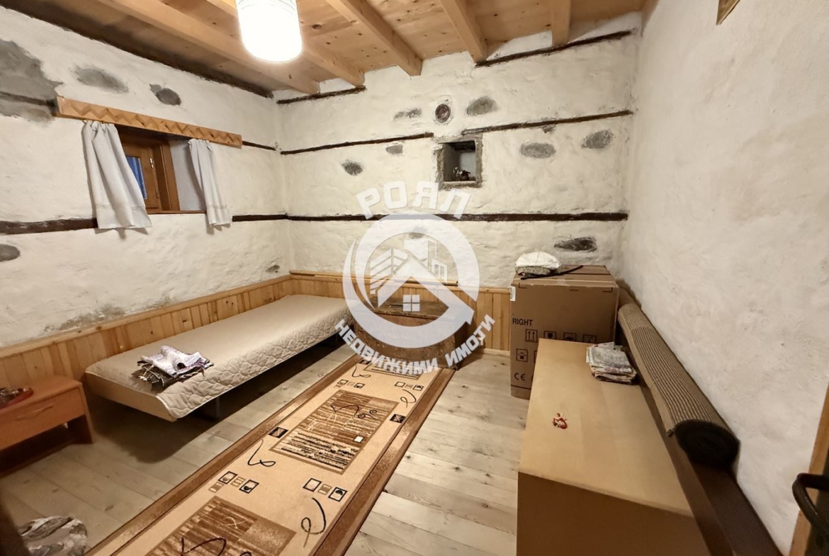 Роял Имоти продава самостоятелна къща за гости в с. Хвойна, област Смолян - 0