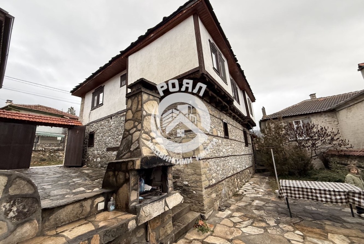 Роял Имоти продава самостоятелна къща за гости в с. Хвойна, област Смолян - 0