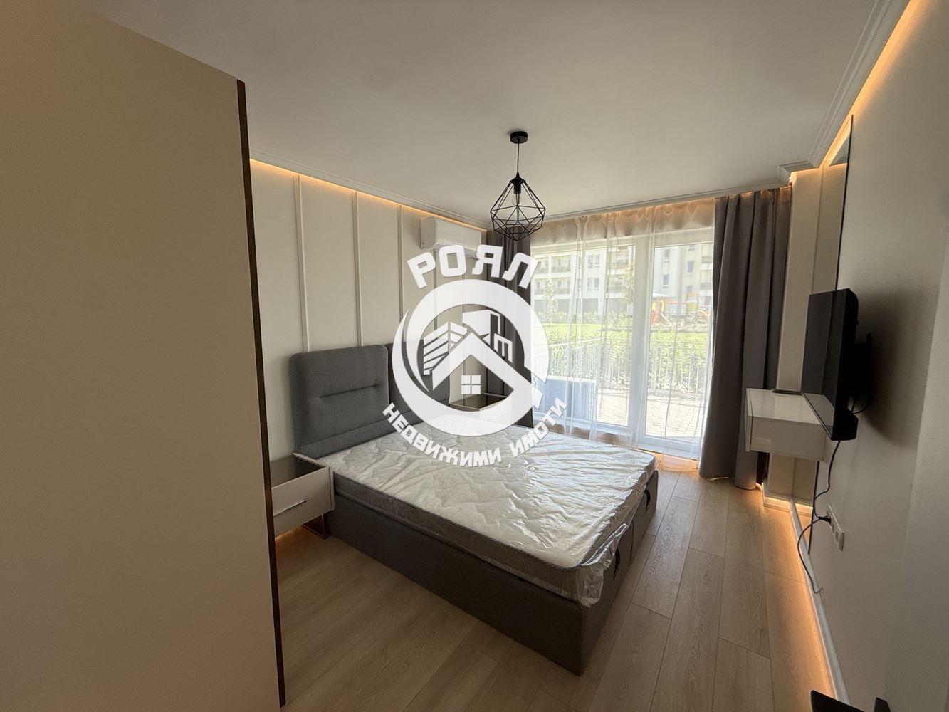 Роял Имоти предлага за продажба нов, луксозно обзаведен двустаен апартамент с гараж - 0